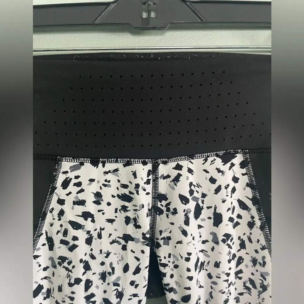 Athleta black white